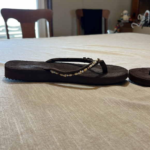 Triple T Trading flip flops chocolate brown with flower and bead design. Size 8 - Picture 3 of 12